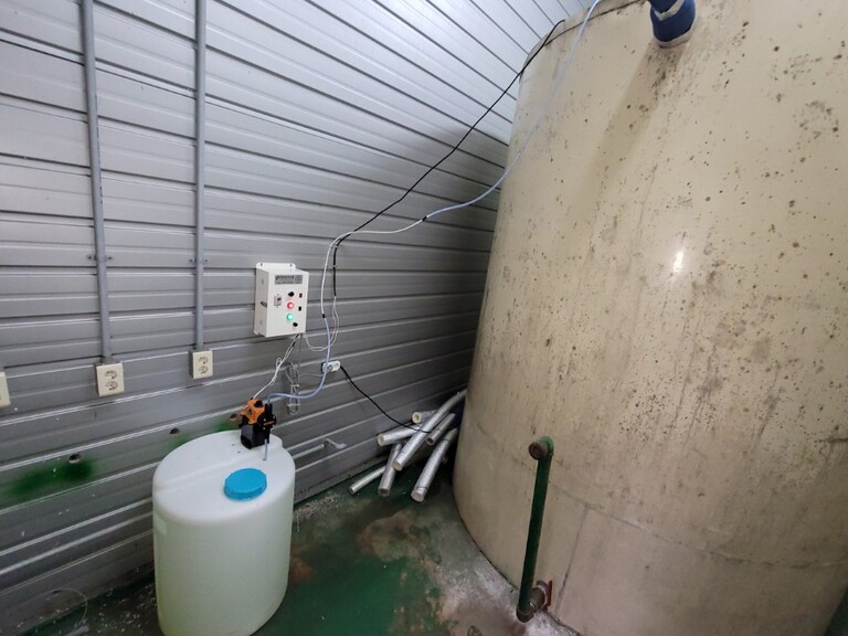 충남 천안 함께하는 우리 자동염소투입기 설치사진